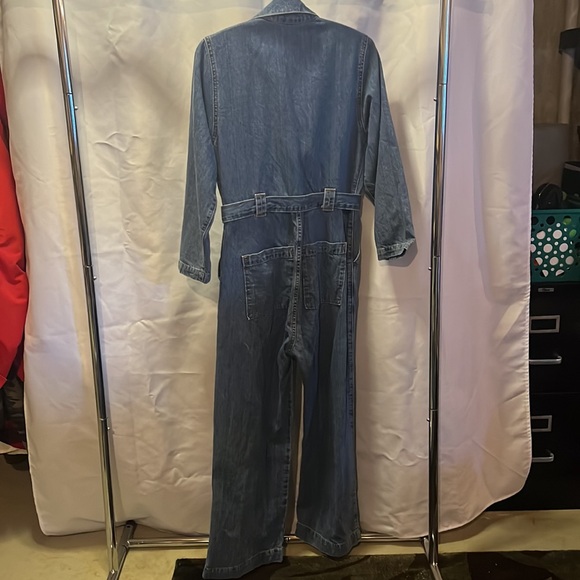 Levi’s cropped jumpsuit with tie waist - Picture 5 of 5